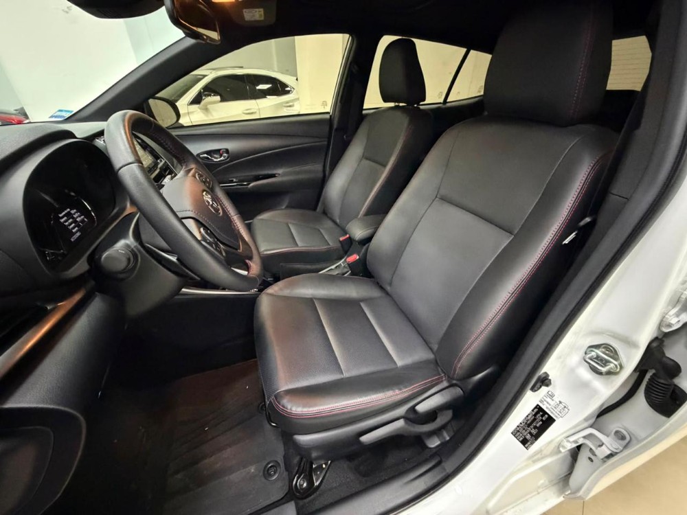 Toyota Yaris 5P 1,5 S CVT — foto 8